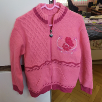 Детска жилетка, снимка 1 - Детски пуловери и жилетки - 44923201