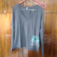 Дамска блуза от трико, размер L, интересни щампи, снимка 1 - Блузи с дълъг ръкав и пуловери - 40652702