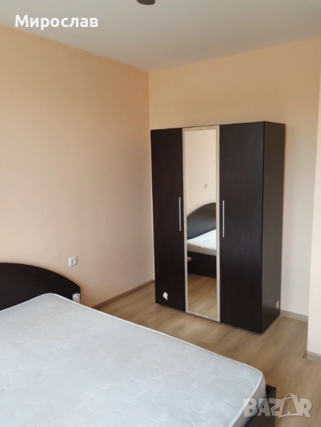 Тристаен под наем в центъра, снимка 1