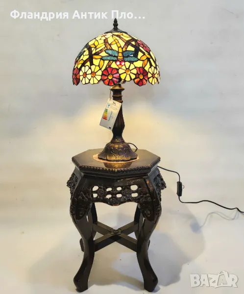 Настолна лампа в стил Тифани – модел „Водно конче с цветя“, снимка 1