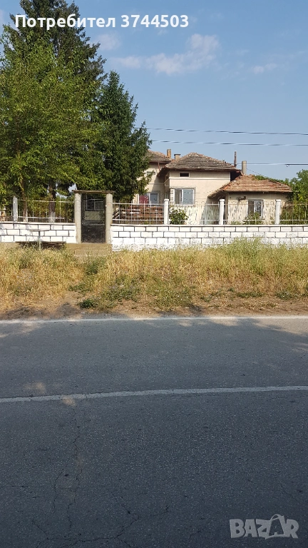 Продавам Фамилна къща с потенцял за крайпътен Бизнес , снимка 1