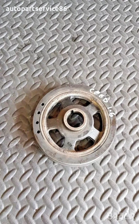 Шайба на колянов вал за KIA Ceed 1.6 CRDi (2007–2012), снимка 1