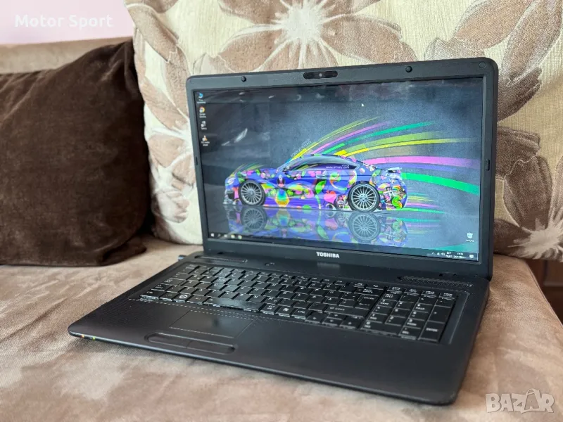 Лаптоп Toshiba 8RAM/500GB/AMD/17.3Инча., снимка 1
