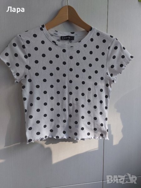 Бяла къса тениска на черни точки с къдрички, снимка 1