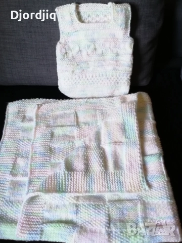 Ръчно плетено одеяло и детски пуловери