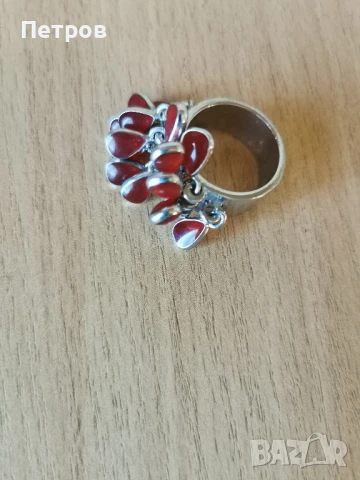 Пръстен уникален като  грозд от рубинени камъчета .Масивен .Медицинско сребро., снимка 1