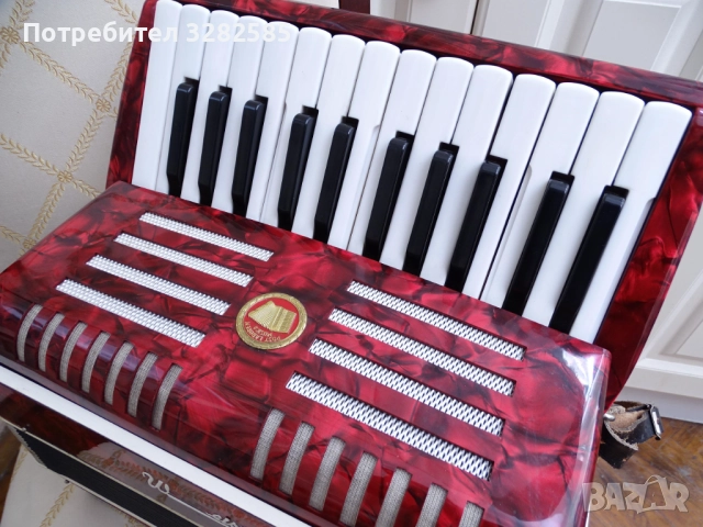 Акордеон Велтмайстер 12 баса