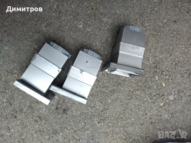Продавам метални крачета , снимка 4 - Дивани и мека мебел - 56196940