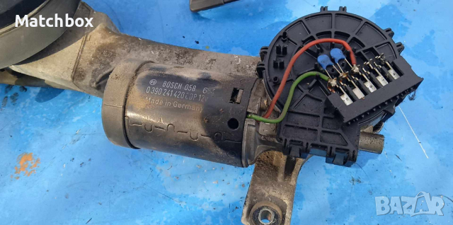 Моторче предни чистачки за Мерцедес Е класа W210 98г, снимка 2 - Части - 44612371