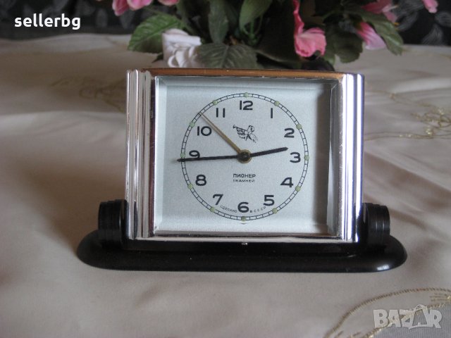 Часовници будилници СЛАВА работещи антики от СССР, снимка 7 - Други - 21056645