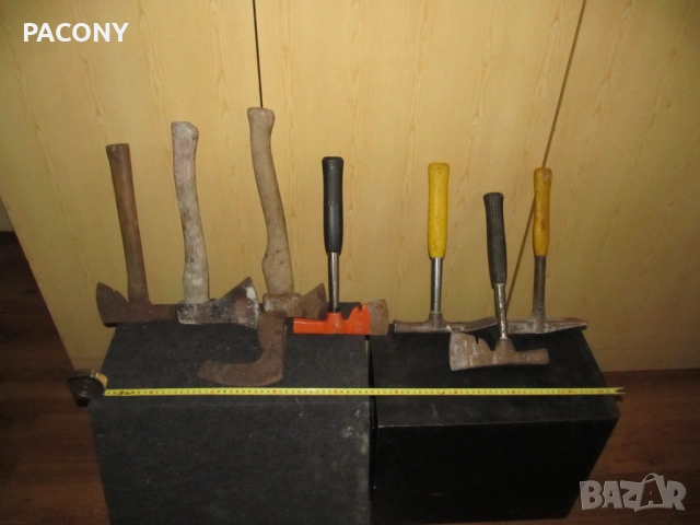 работни инструменти-менгемета ,чукове,брадви,ножици и др.