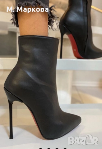 Елегантни черни боти мат