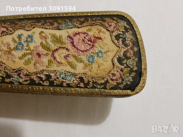  Стара аристократична хубава четка за дрехи с бродерия прекрасна бронзова изработка и хубава бродери, снимка 12 - Други ценни предмети - 48188427