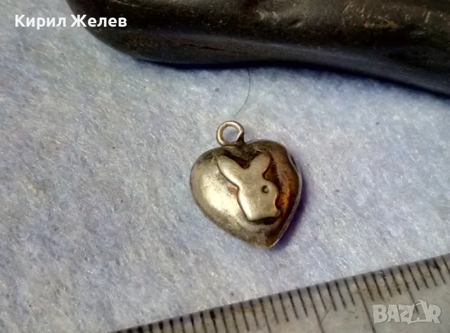 Стар КОЛЕКЦИОНЕРСКИ СЪРЦЕВИДЕН СРЕБЪРЕН ПЕНДАНТ Със ЗАЙЧЕТО на ПЛЕЙБОЙ ВИСОКА ПРОБА СРЕБРО 42015, снимка 5 - Антикварни и старинни предмети - 48901311