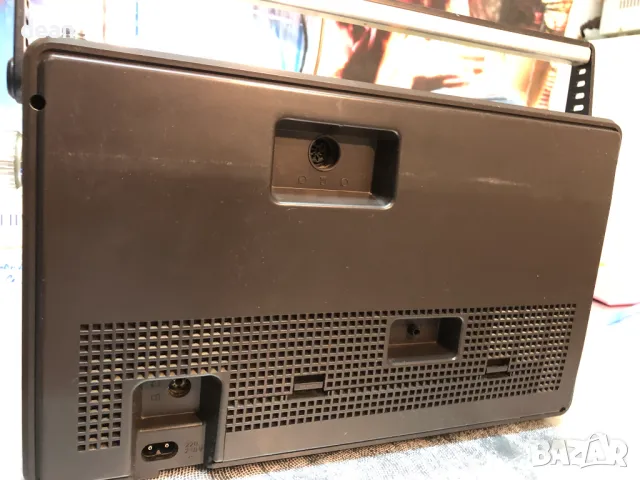 GRUNDIG RR220, снимка 5 - Радиокасетофони, транзистори - 47358927