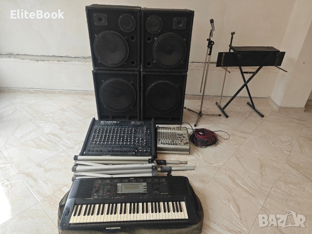 Музикални инструменти - клавир, тонколони, пултове, стойки