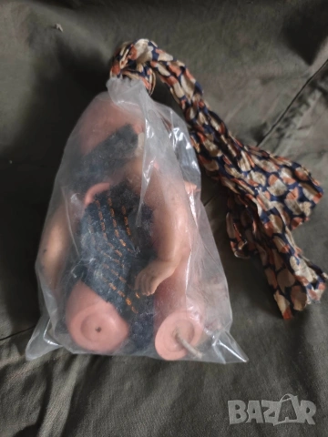 много стара кукла Minerva 