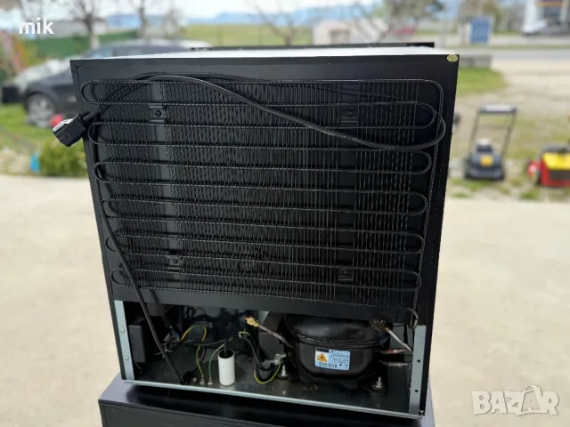 Малка хладилна витрина На 2 нива  Като НОВА, снимка 4 - Витрини - 49848468