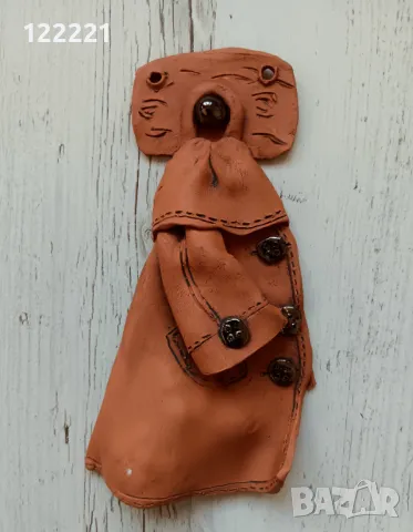 Керамична фигура за стена