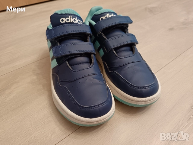 Спортни обувки Адидас 35 номер , снимка 3 - Детски маратонки - 52872452