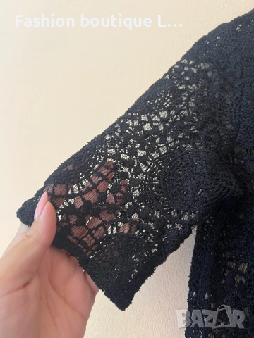 Черна дантелена блуза тип тениска S размер на марката Mango 🖤, снимка 4 - Тениски - 51809761