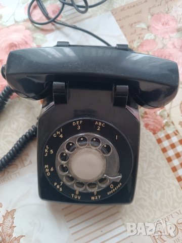 Стар бакелитен телефон, снимка 4 - Антикварни и старинни предмети - 44238640