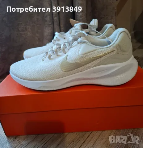 Чисто нови оригинални дамски маратонки на NIKE 