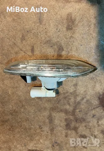 Мигач за калник БМВ Е90 91 92 BMW, снимка 2 - Части - 48588559