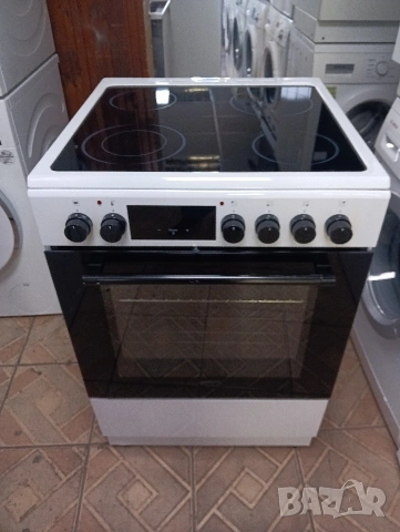 Като нова свободно стояща печка с керамичен плот Point 60см с две години гаранция!