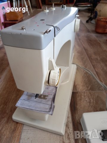 Швейцарска шевна машина Elna Tavaro, снимка 2 - Шевни машини - 42230112