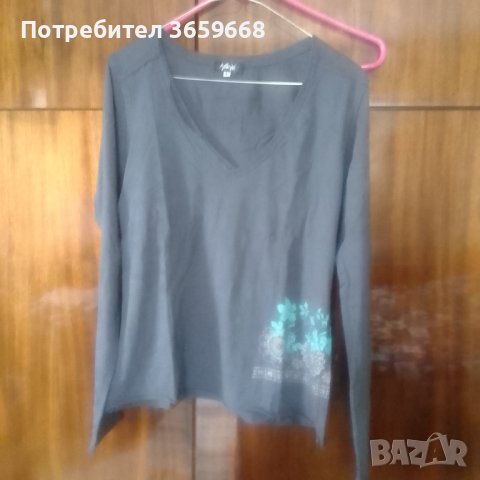 Дамска блуза от трико, размер L, интересни щампи, снимка 1 - Блузи с дълъг ръкав и пуловери - 40652702