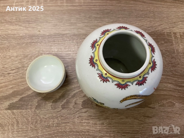 Порцеланова ваза-буркан в стил Famille Rose с мотив "Птица и Божур", снимка 4 - Антикварни и старинни предмети - 51507051