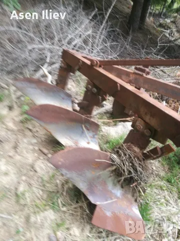 троен плуг, снимка 1