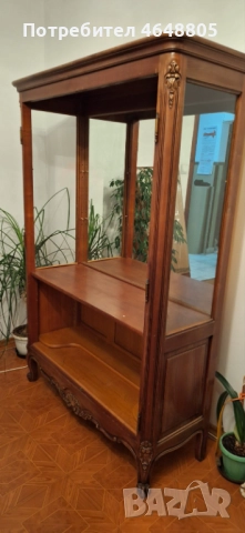 Резбован витринен шкаф , снимка 2 - Секции и витрини - 52405051