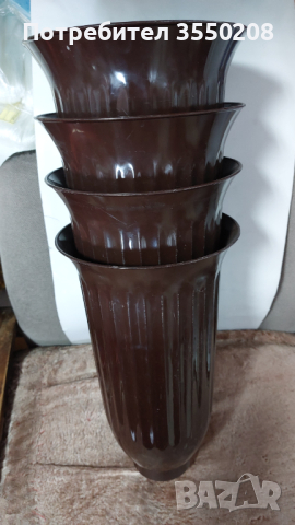 Саксии, вази, 2 броя, снимка 1 - Саксии и кашпи - 44650158