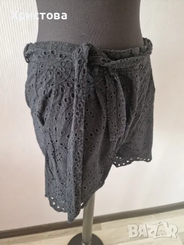 Черни къси панталонки за преходния сезон - 8,00лв., снимка 3 - Къси панталони и бермуди - 49509925