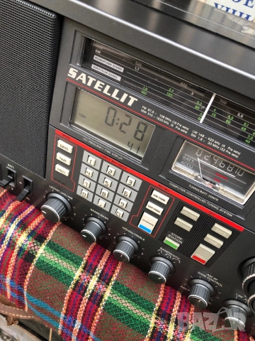 GRUNDIG  satellit 650, снимка 5 - Радиокасетофони, транзистори - 52857233