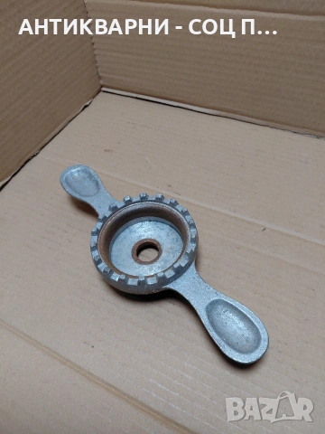 Соц Стара Ръчна Машинка Затварачка За Буркани. НОМЕР 772., снимка 3 - Антикварни и старинни предмети - 54169204