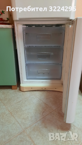 Хладилник , снимка 2 - Хладилници - 44925604