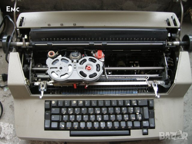 Пишеща машина IBM 196 C / 6705, снимка 2 - Антикварни и старинни предмети - 34956755