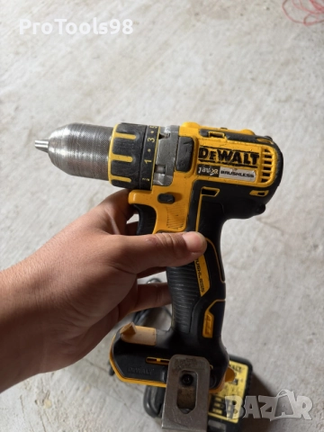 Dewalt 18V винтоверт, снимка 2 - Винтоверти - 56167619