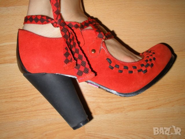 Оригинални 37 номер , обувки марка Betsey johnson обувани никакви следи от носене . Материя велур ЕС
