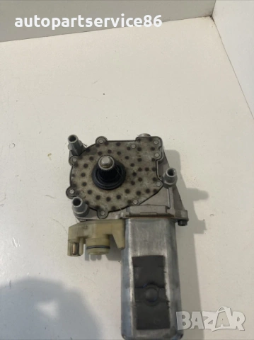 Мотор за стъкло задна лява врата S350Td за Mercedes W140 (1994) 0130821502, снимка 2 - Части - 53889396