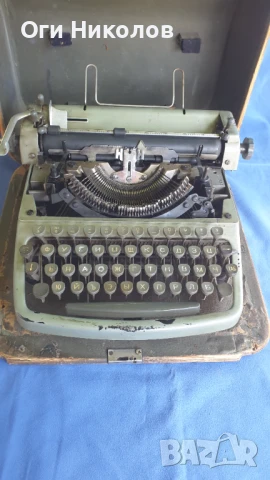 Старинна пишеща машина на кирилица, снимка 2 - Антикварни и старинни предмети - 51310397