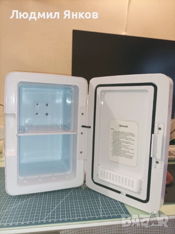 Мини хладилник за козметика ArstroAI, снимка 2 - Хладилници - 52566230