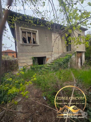  Самостоятелна двуетажна къща в гр. Харманли, снимка 4 - Къщи - 54205137