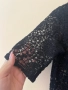 Черна дантелена блуза тип тениска S размер на марката Mango 🖤, снимка 4