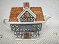 Sadler Tudor House - винтидж чайник къщичка Тюдор, снимка 1