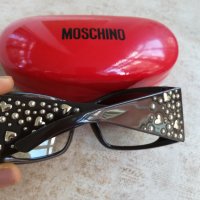 Оригинални слънчеви очила Moschino, снимка 1 - Слънчеви и диоптрични очила - 31782095
