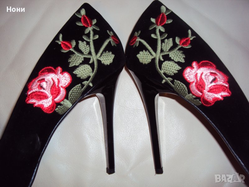 Нови дамски велурени обувки на ток, снимка 1